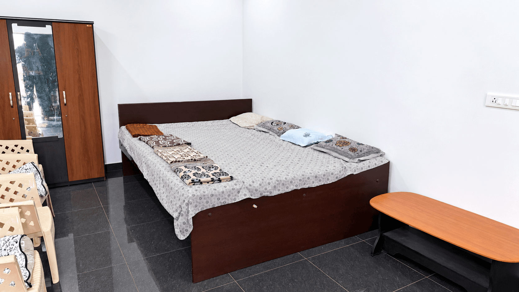 Room for 12 guests